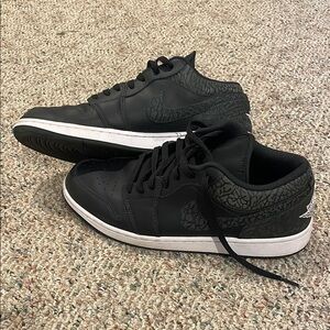 Nike Black Skateboarding Sneakers
